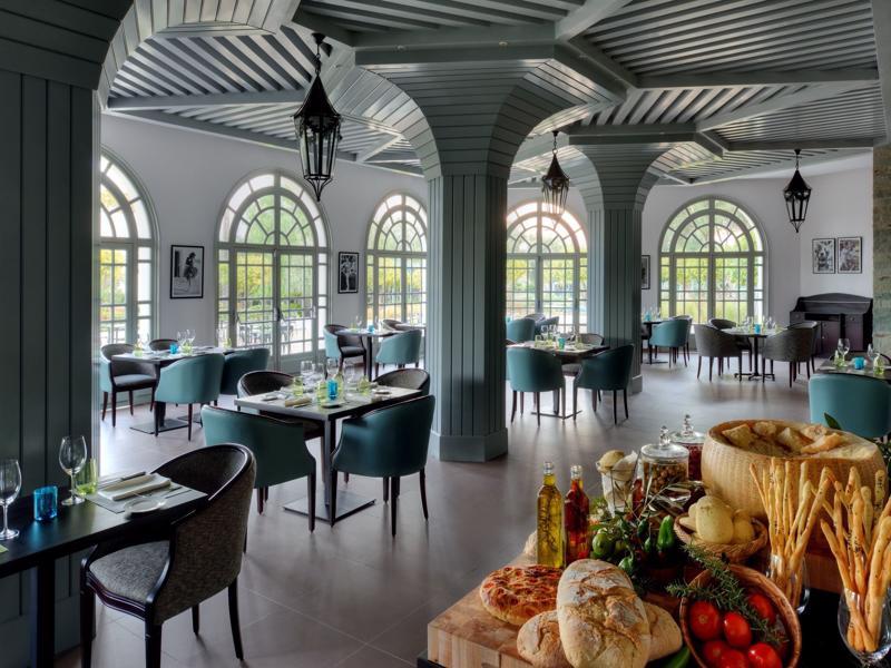 Fes Marriott Hotel Jnan Palace Εξωτερικό φωτογραφία The restaurant at the hotel
